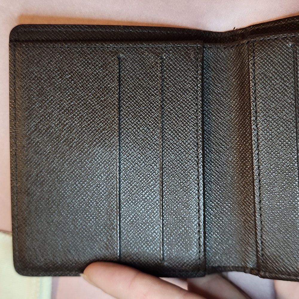 Louis Vuitton Damier Wallet - Picture 6 of 14